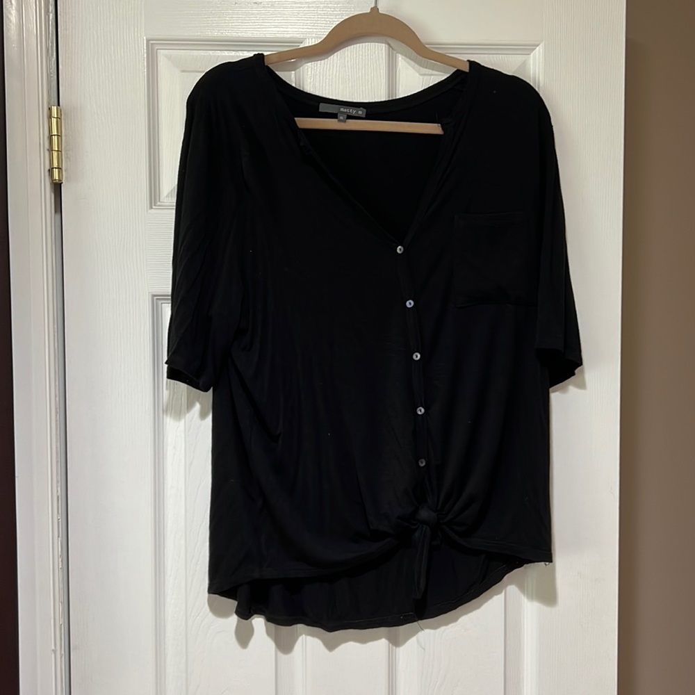 Black button up cotton tee